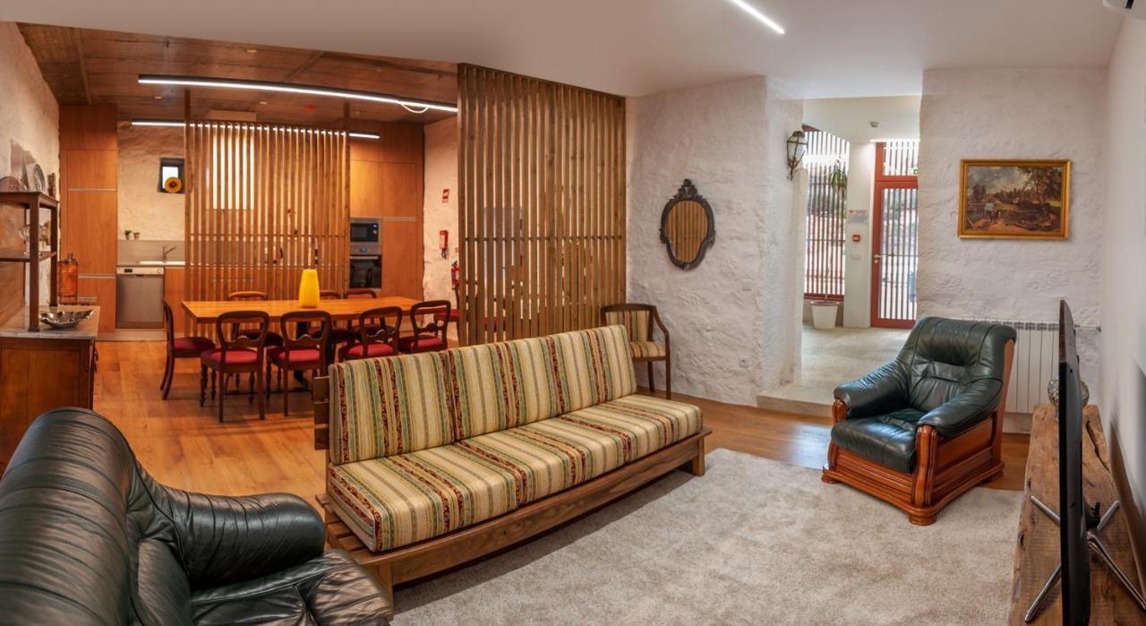 Quinta De Chousas - - *